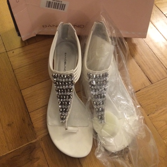 NWT bandolino holiday wedge