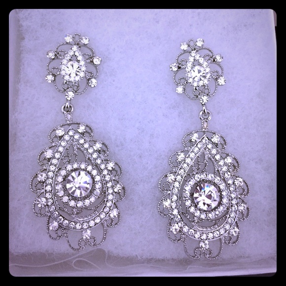 Gorgeous special occasion Chandelier earrings
