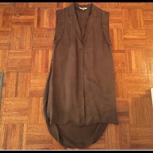 BB Dakota Sleeveless Vneck Tunic