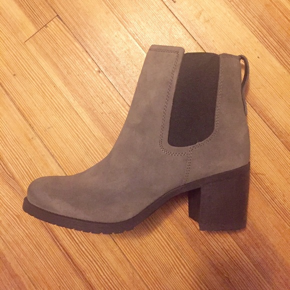 SOLD- BRAND NEW Sam Edelman Chelsea Booties - Picture 4 of 4