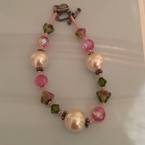Preppy pink and green beads with pearl bracelet.