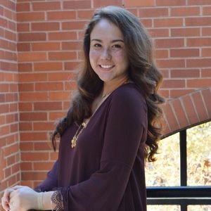 Meet your Posher, Nicole