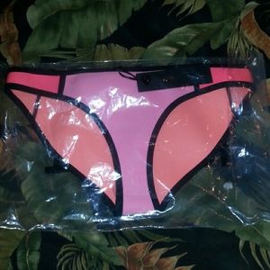 Strawberry kiss triangl bottoms