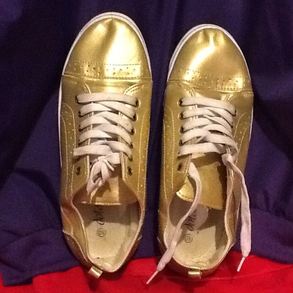 Super glam gold sneakers!