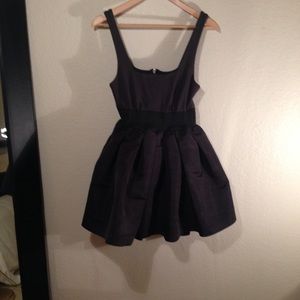 La rok black dress