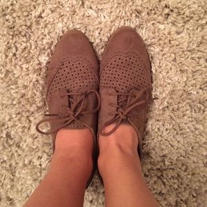 Suade low heel loafers