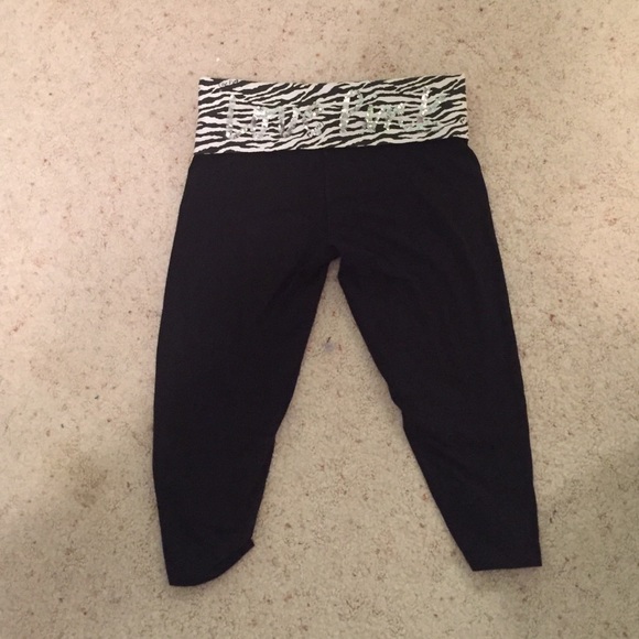 Pink yoga crops