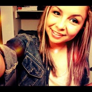 Meet your Posher, Aurora