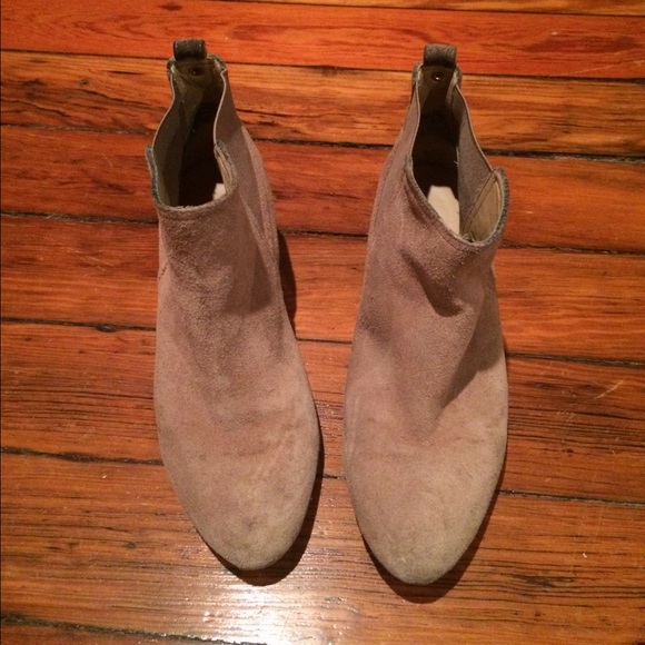 Taupe suede Sole Society ankle booties