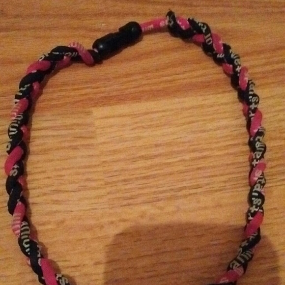 Athletic necklace
