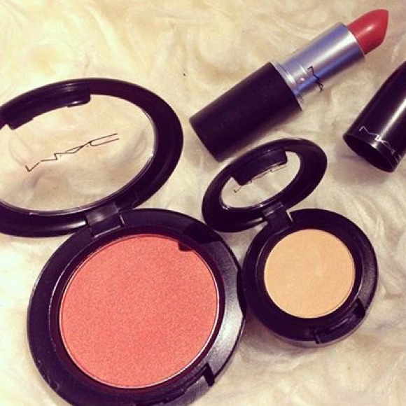 Authentic MAC Amberingrose Rose blush Gently Used