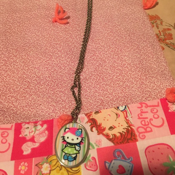 Hello kitty x Tarina Tarantino