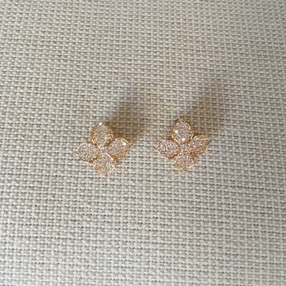 Tiffany Jewelry - Diamond and gold stud earrings