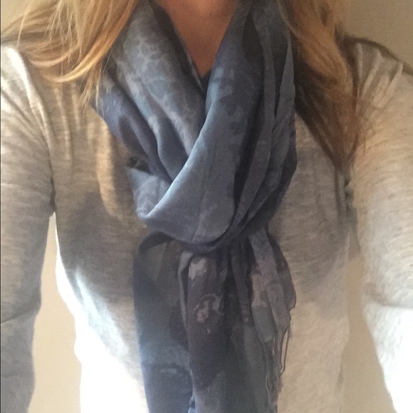 Winter floral fringe scarf