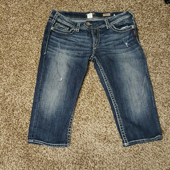 Silver capris, like new