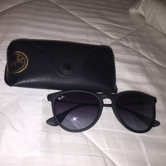 Erika Raybans