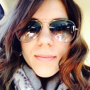 Meet your Posher, Alecia