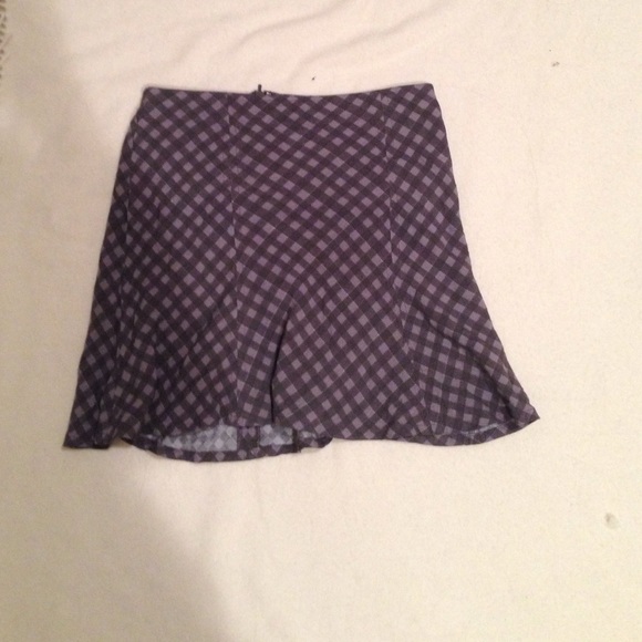Grey and purple plaid skirt - Picture 2 of 2