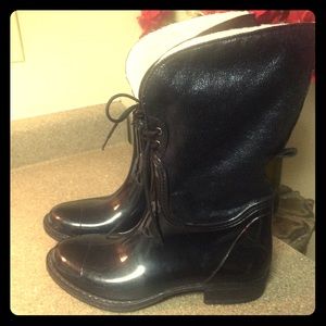 Rain boots with fur fold over