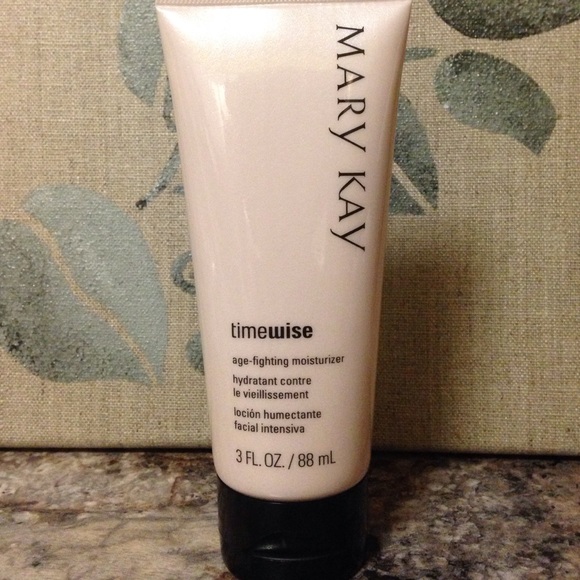 Mary Kay age-fighting moisturizer NWOT.