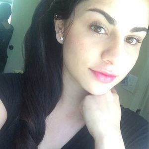 Meet your Posher, Daniela