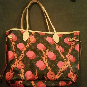 Louis Vuitton Limited Edition Never full Ramages