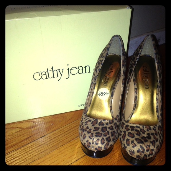 Sexy Cathy jean leopard heels 👠👠