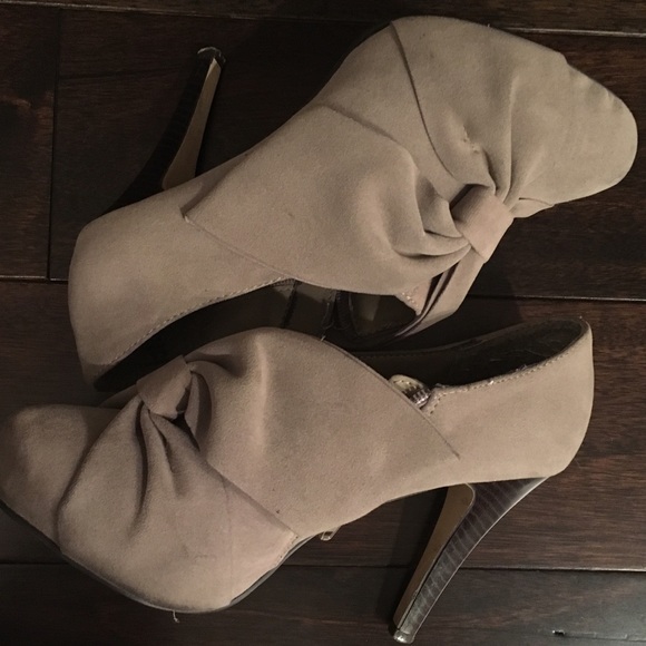Gray Madden Girl Gambill Bow Bootie - Picture 3 of 4