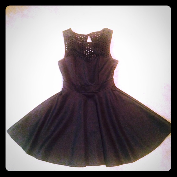 Black cage top flare bottom