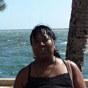 Meet your Posher, Deedee