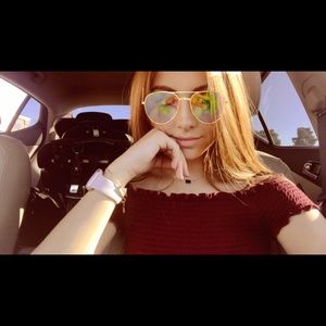 Meet your Posher, Mia