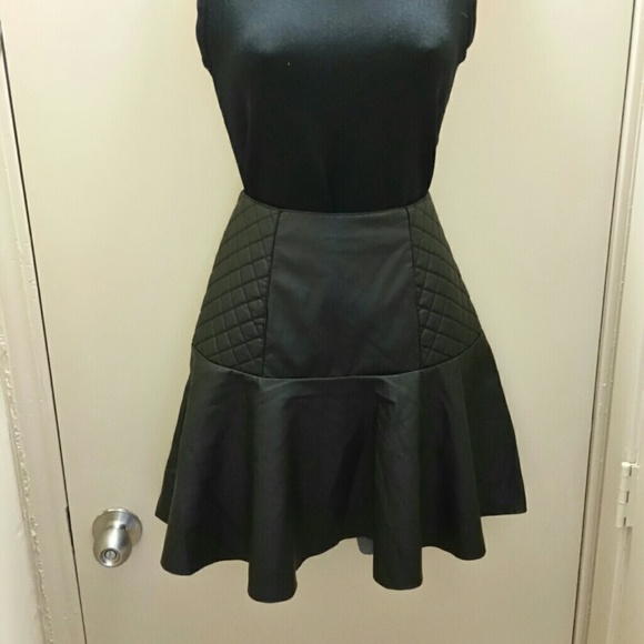Mini-skirt Black - Picture 2 of 4