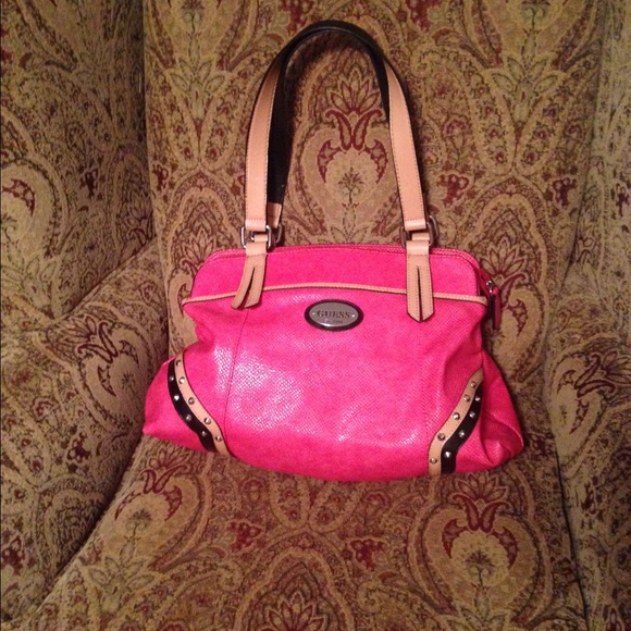 Guess Shoulder Bag