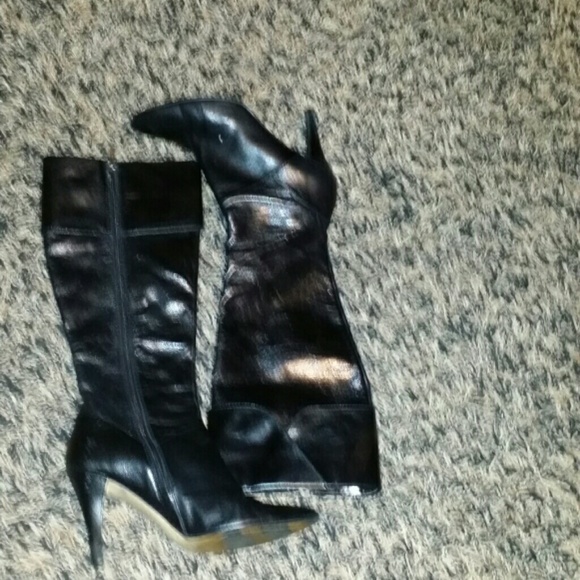 BLACK LEATHER BOOTS