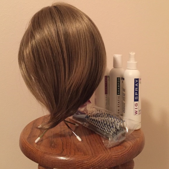 Wig, natural look, bob style, accessories included
