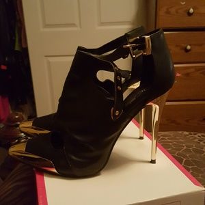 Leather heels black with gold tip size 10