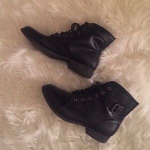 Black Madden Girl ankle boots