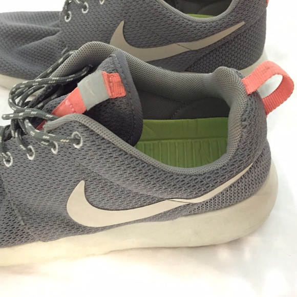 Grey and Coral Nike Roshe Runs - Picture 4 of 4