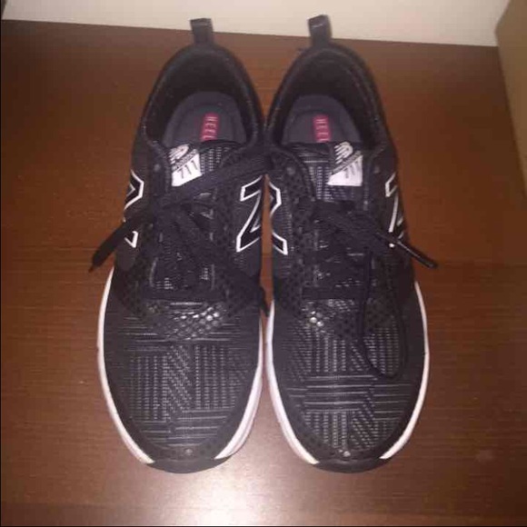 WOMENS RUNNING SHOES