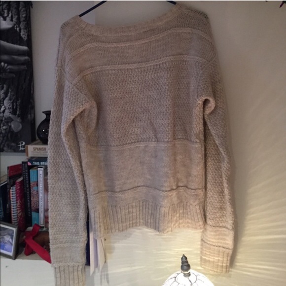 Mossimo Sweater - Picture 2 of 3