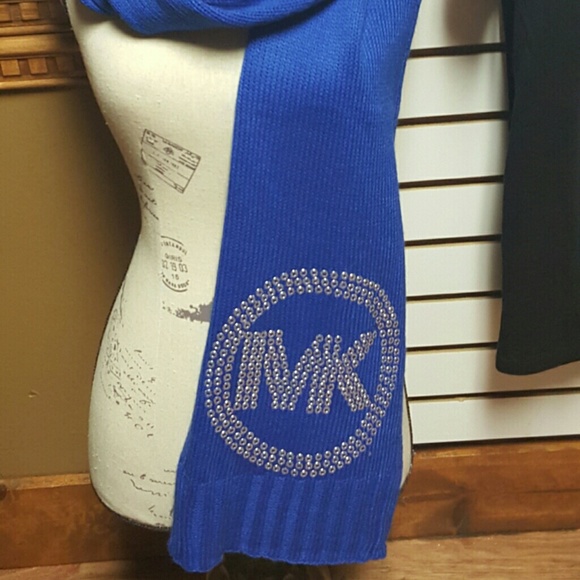 *** NWT*** Michael Kor Scarf