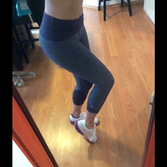 ❌SOLD❌ LULULEMON Embrace Crops 6 - Picture 2 of 4