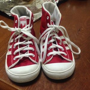 Toddlers high top sneakers