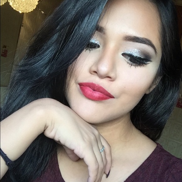 Meet your Posher, Stephanie - Picture 1 of 1