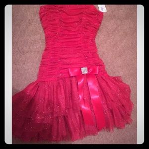 *SALE* RED SHORT DRESS IN RED SIZE 5/SIZE SMALL