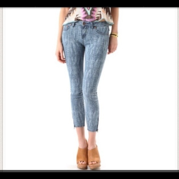 leg zipper jeans