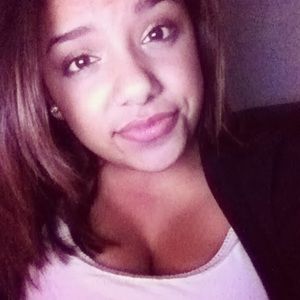 Meet your Posher, Esperanza