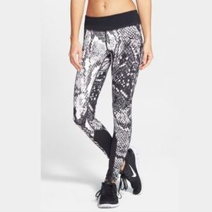 Nike Womens Snake Skin Epic Lux Tights