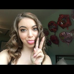 Meet your Posher, Emily