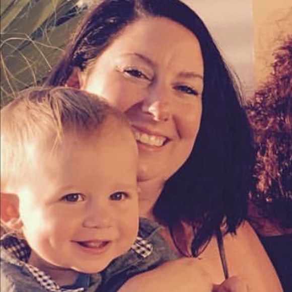 Meet your Posher, Caitlin - Picture 3 of 3